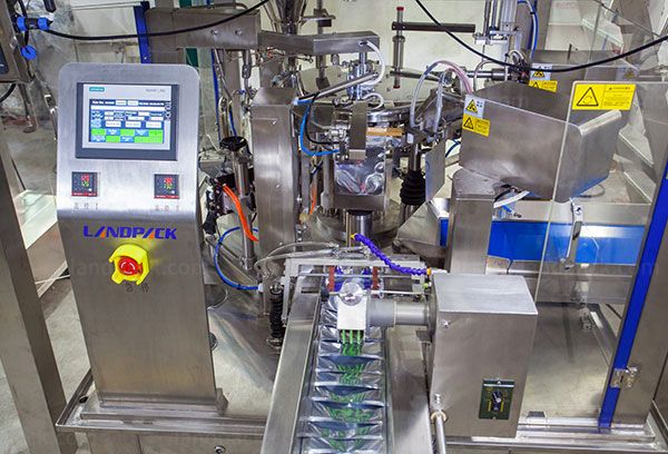 nuts packaging machine