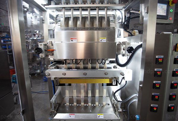 desiccant packaging machine