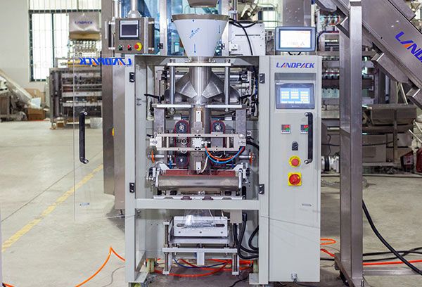 hardware fitting packaging machine