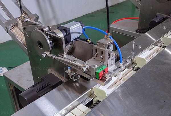 plastic spoon packing machine