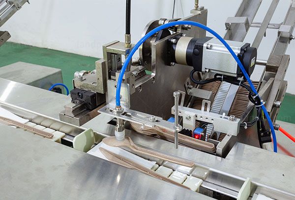 cutlery packaging machine