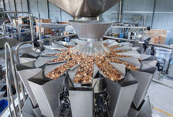 nuts packaging machine