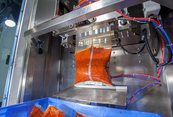 chili sauce filling machine